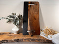 Tabla de cocina de madera de nogal español con epoxi negro mate